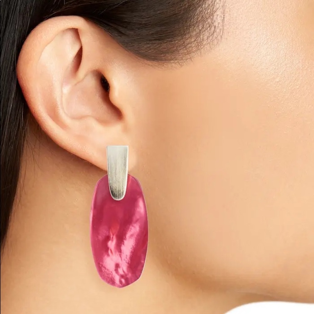 NWOT Kendra Scott Aragon Drop Earrings